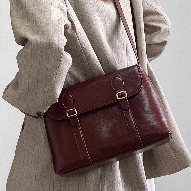 Lara | Bolso de Hombro en Cuero Vegano